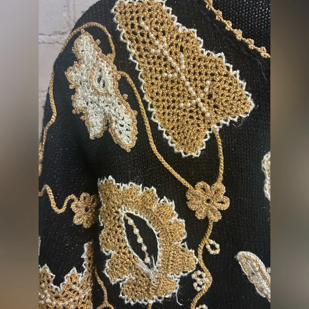 Vintage Women’s Jaclyn Smith Sz Small‎ Metallic Sweater Pearl Embroidered Black